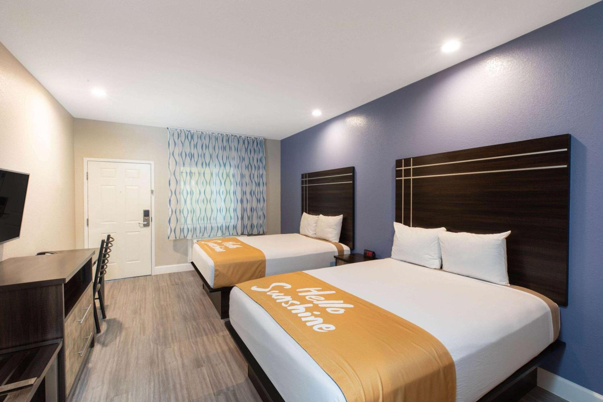 Days Inn & Suites By Wyndham La Porte Εξωτερικό φωτογραφία