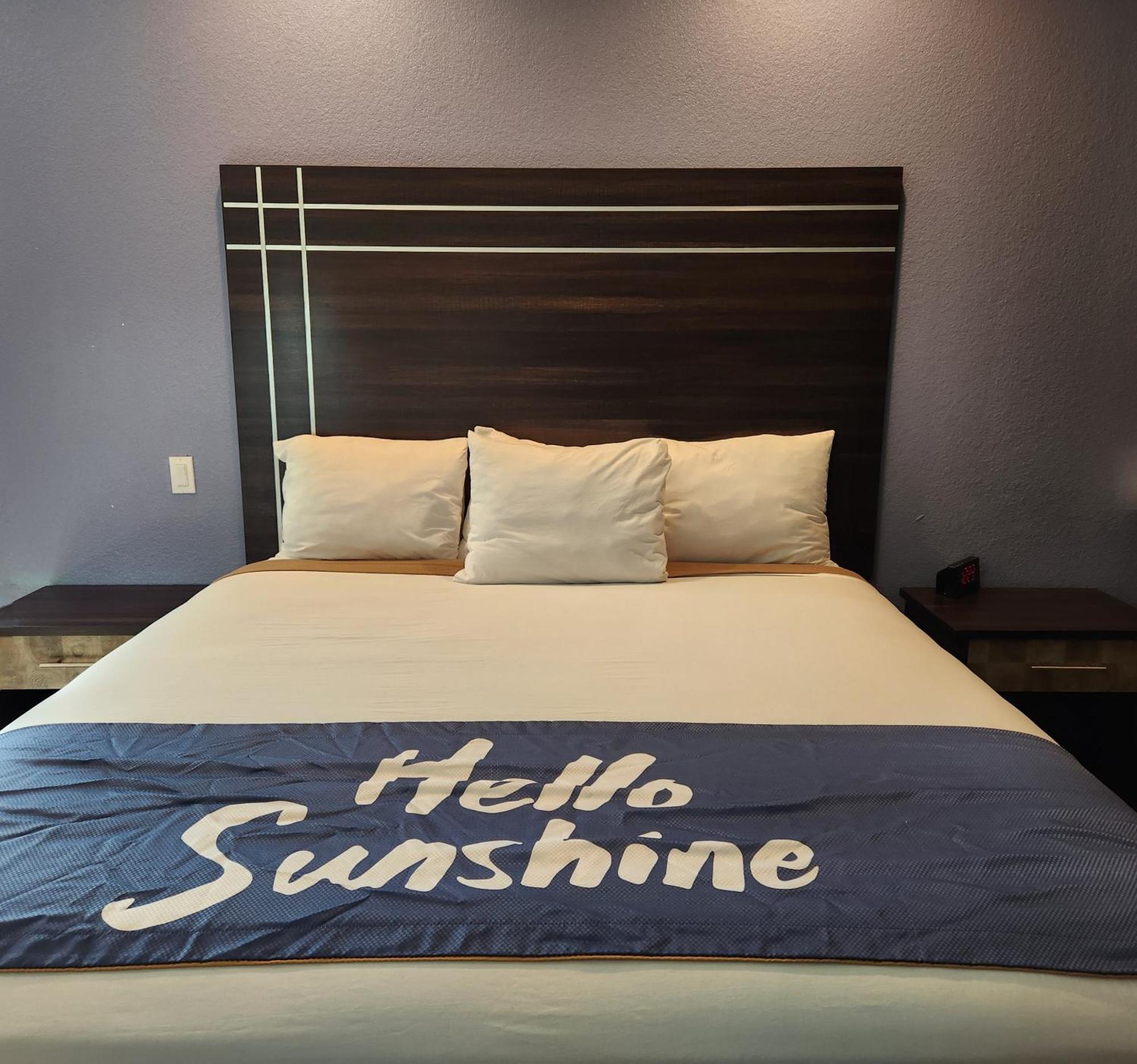 Days Inn & Suites By Wyndham La Porte Εξωτερικό φωτογραφία
