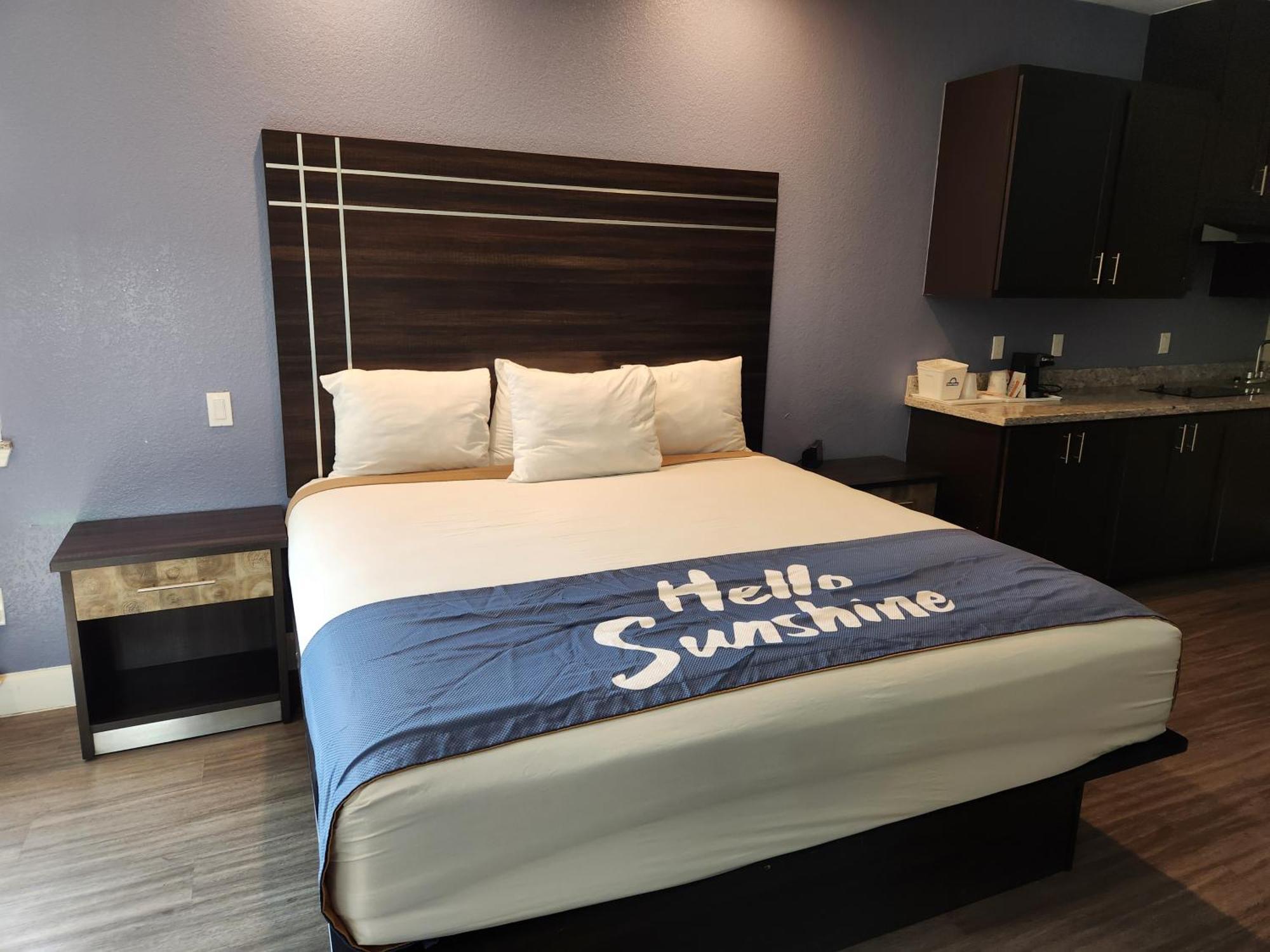 Days Inn & Suites By Wyndham La Porte Εξωτερικό φωτογραφία