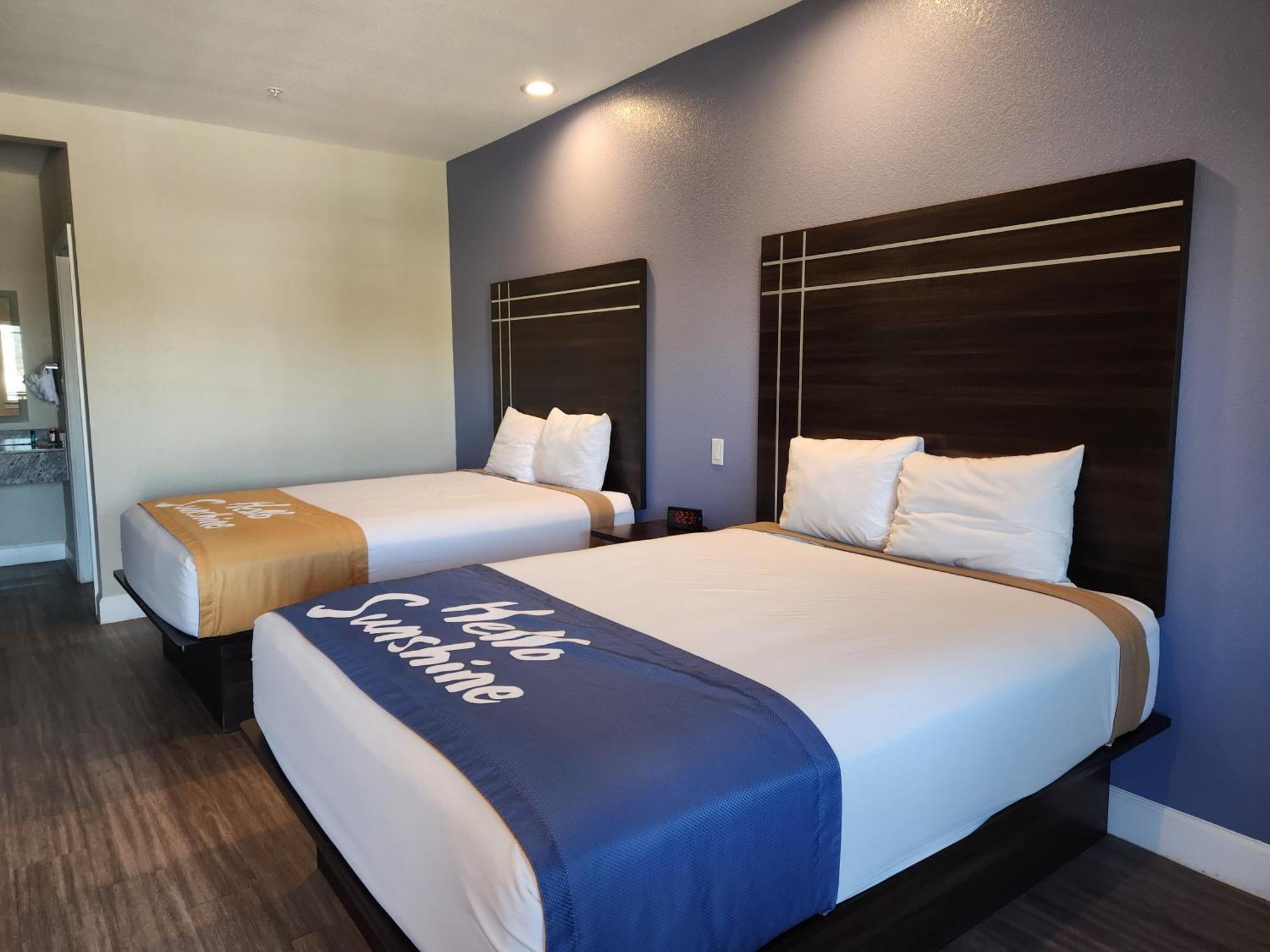 Days Inn & Suites By Wyndham La Porte Εξωτερικό φωτογραφία