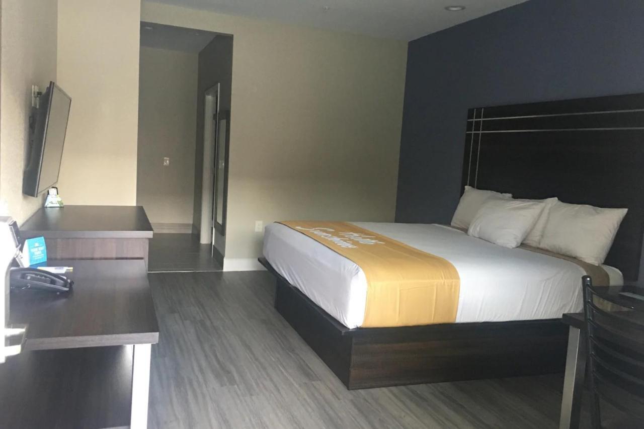 Days Inn & Suites By Wyndham La Porte Εξωτερικό φωτογραφία